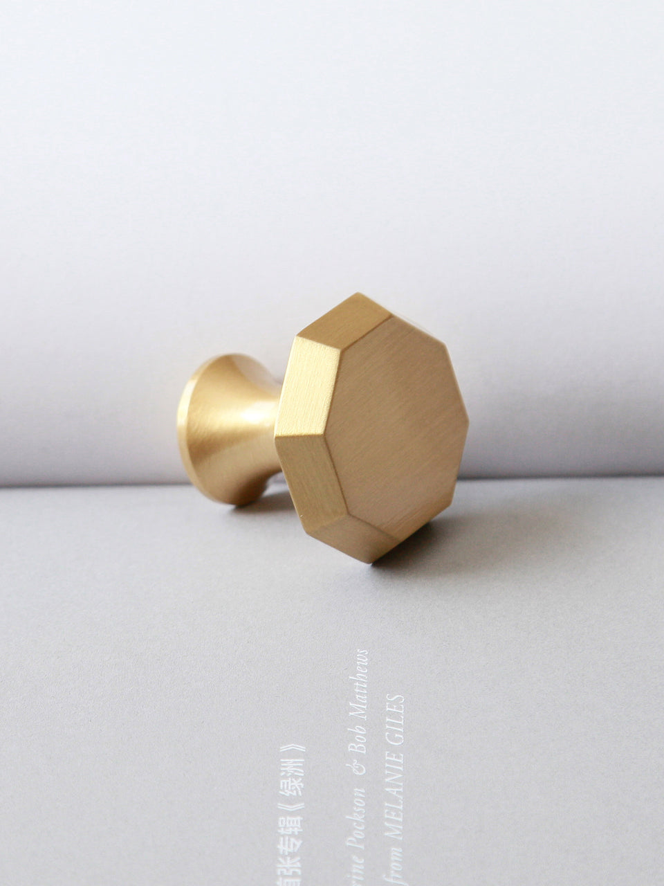CABINETRY KNOBS-STAIN BASS