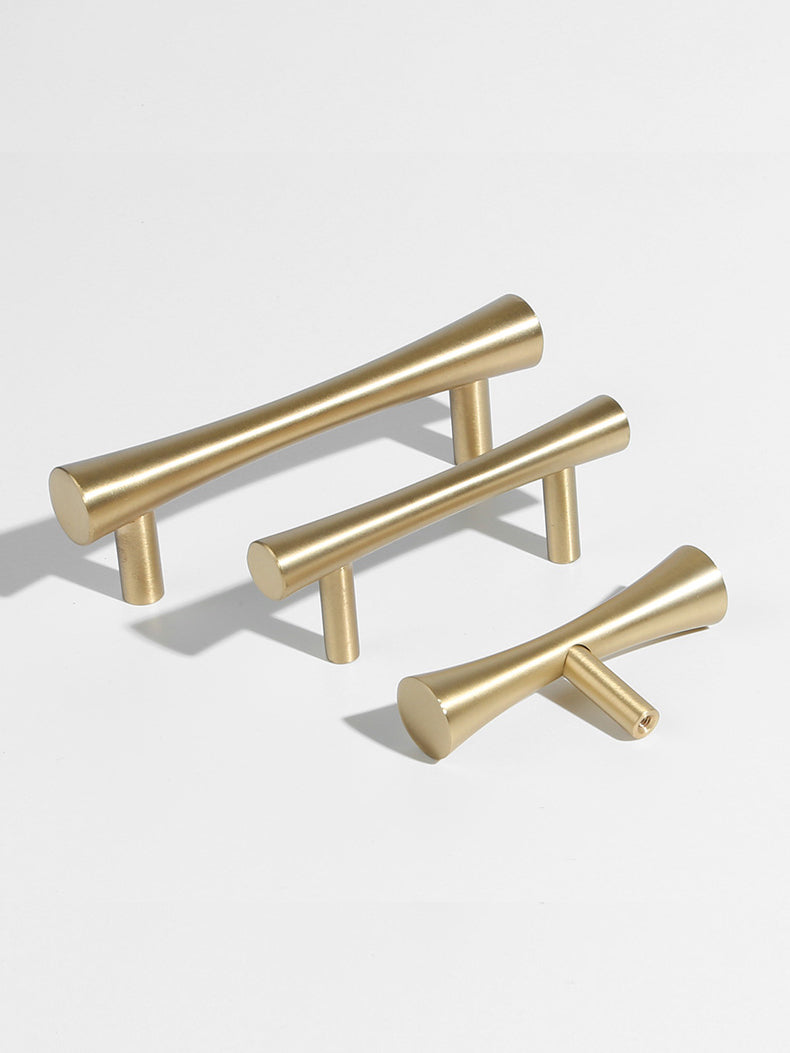 CABINETRY PULLS-STAIN BRASS